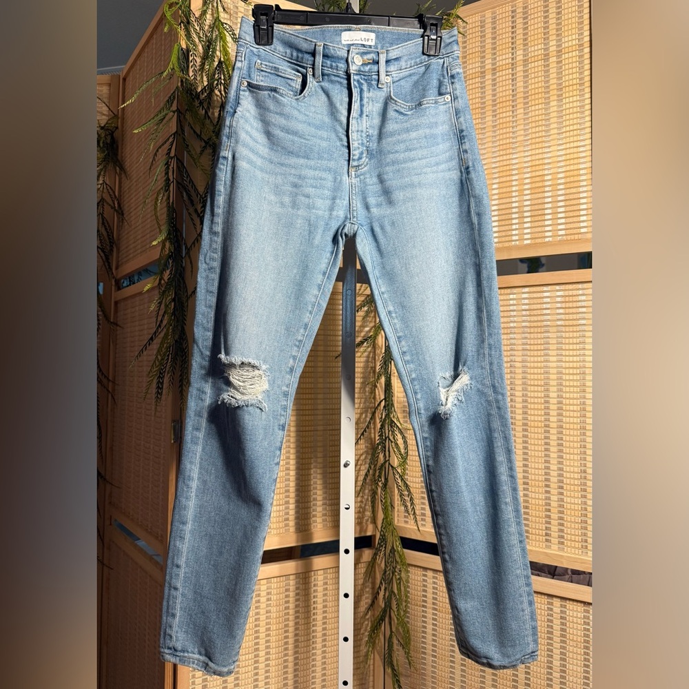 LOFT Light Blue Straight Leg Jeans Size 26/2